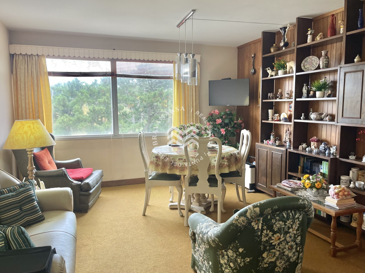 Apartamento ID.262 - OPORTUNIDAD venta dormitorio y medio frente a Playa Mansa