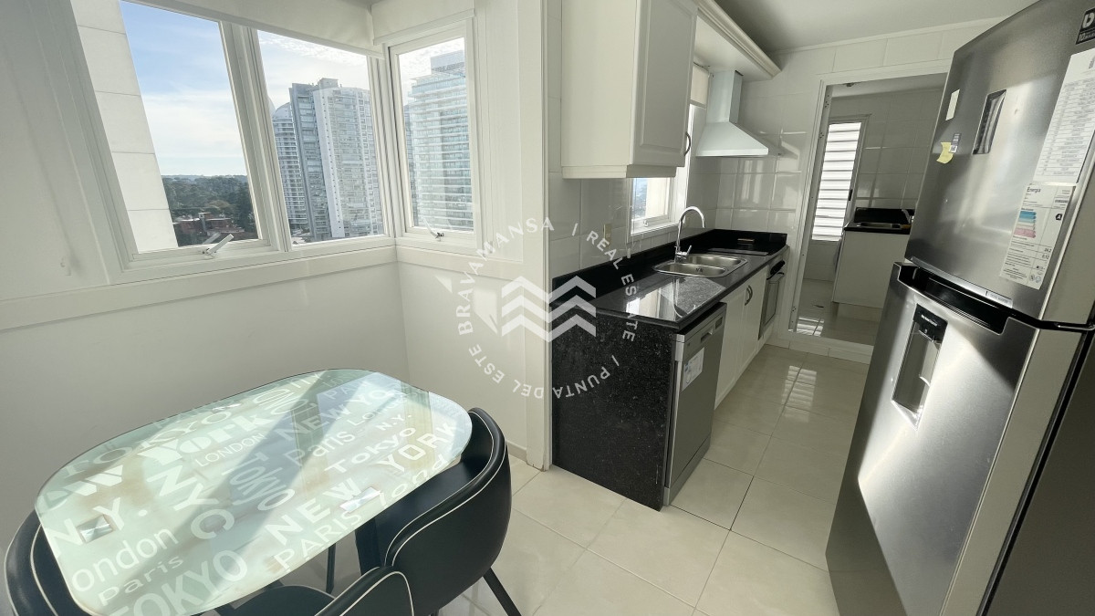 Apartamento ID.74 - OPORTUNIDAD 3 dormitorios y servicio primera línea Playa Mansa, Punta del Este