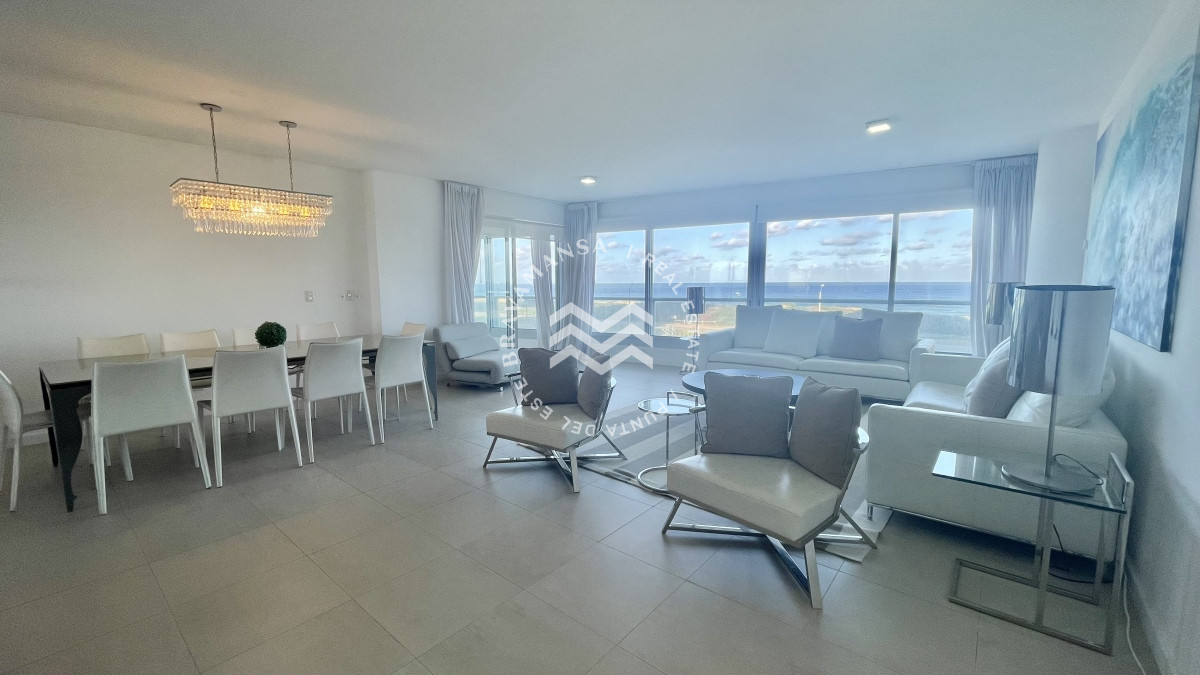 Apartamento ID.48 - VENTA Gran apartamento esquinero en Playa Brava, Punta del Este