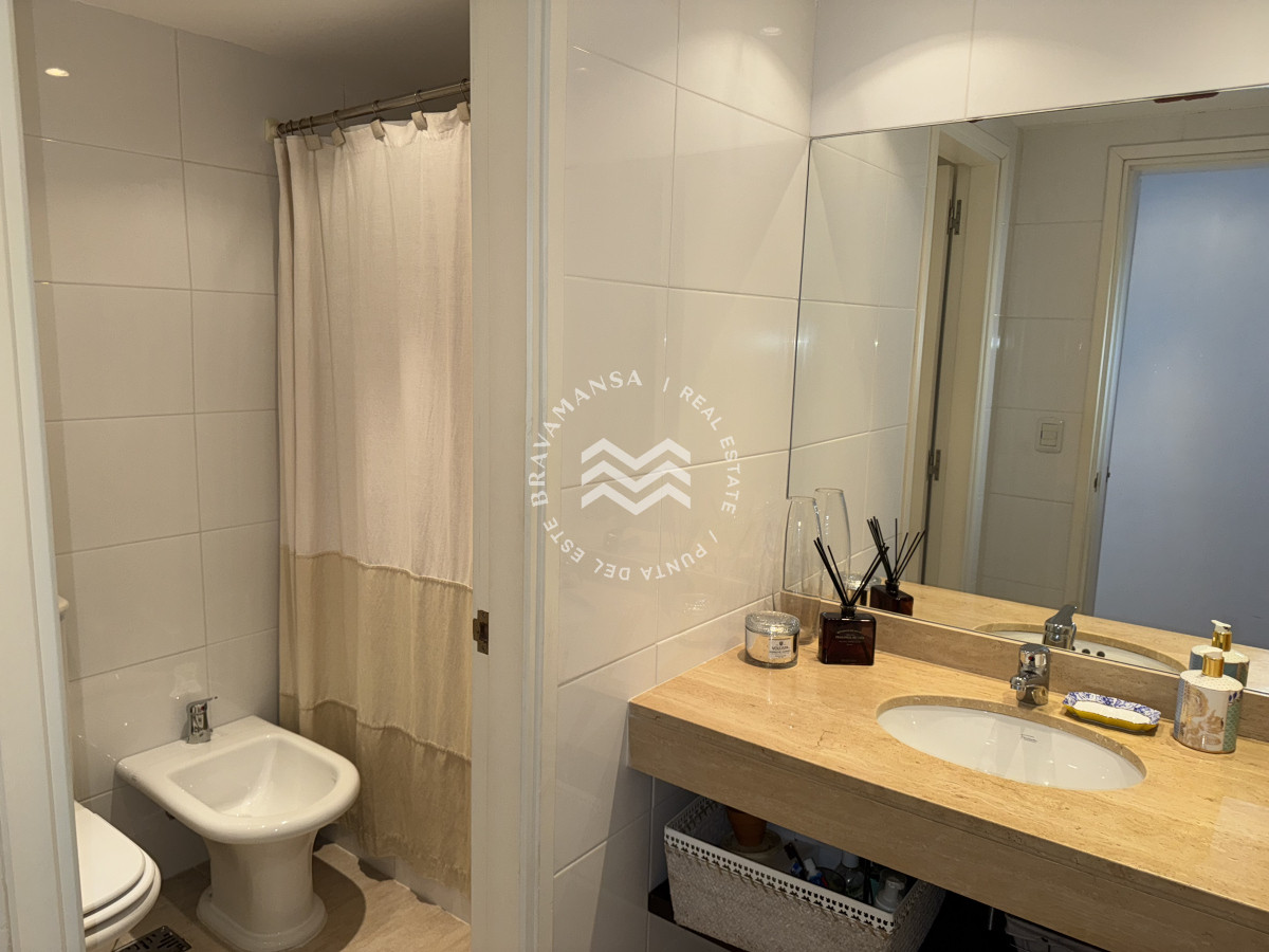 Apartamento ID.510 - VENTA Apartamento 3 dormitorios y dependencia en Playa Brava