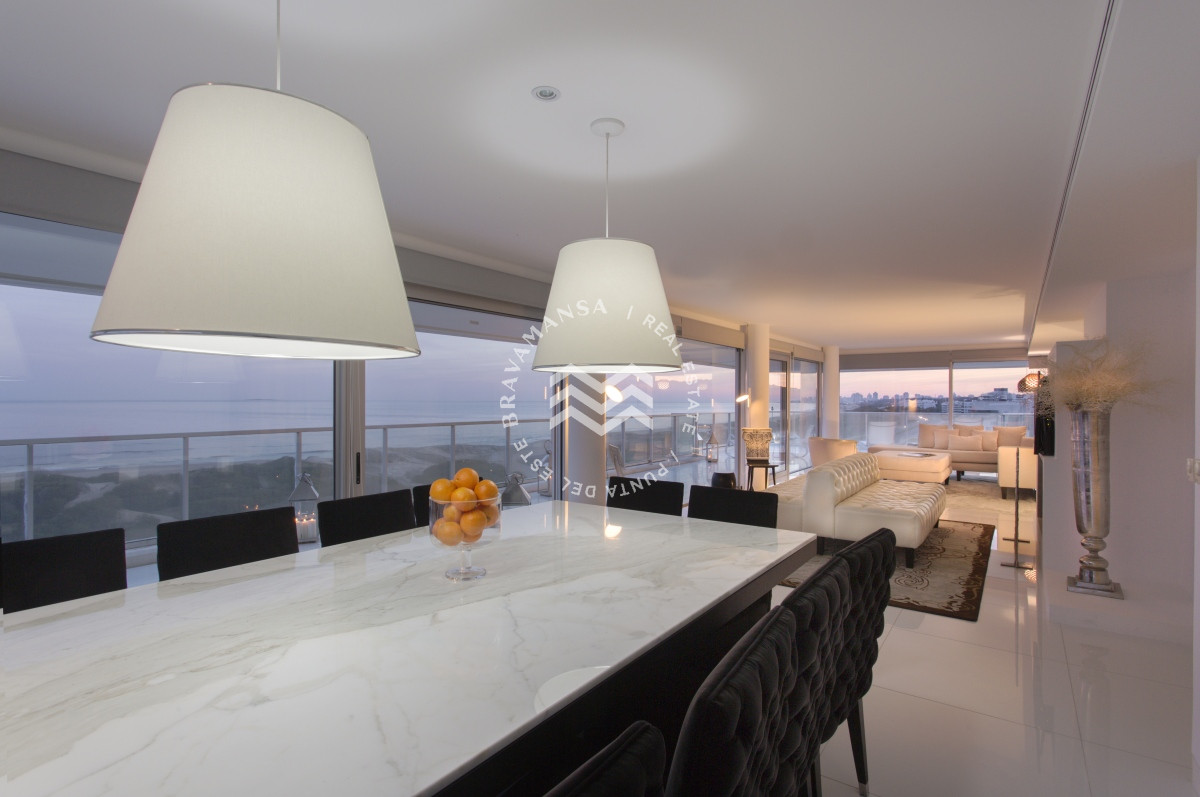 Apartamento ID.148 - LUJOSO PENTHOUSE DUPLEX en Playa Brava, primera línea Parada 31