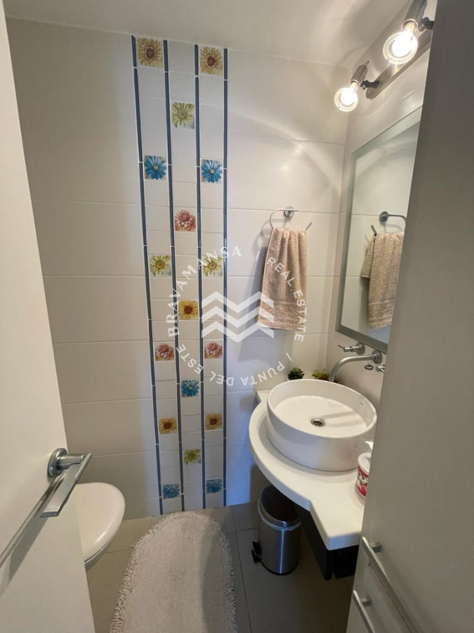 Apartamento ID.63 - VENTA Apto en Punta del Este 3 dormitorios 2 baños. Balcón con parrillero