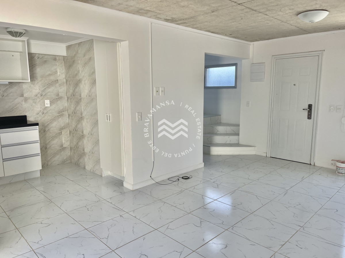 Apartamento ID.230 - VENTA Apartamento Duplex 2 dormitorios, B Altos de la Laguna, Maldonado