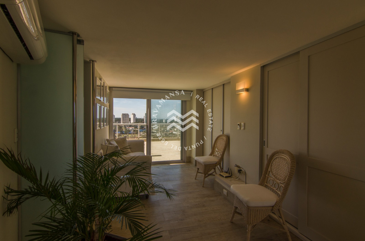 Apartamento ID.564 - Maravilloso Penthouse duplex 5 dormitorios, primera línea Playa Mansa