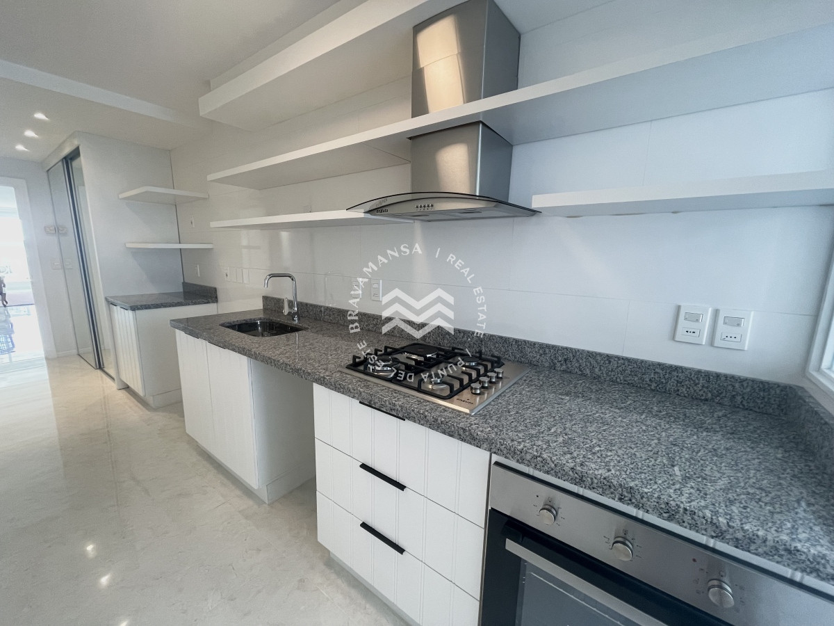 Apartamento ID.147 - Millenium Tower. Apartamento 3 dormitorios en suite reciclado en primera línea Playa Mansa