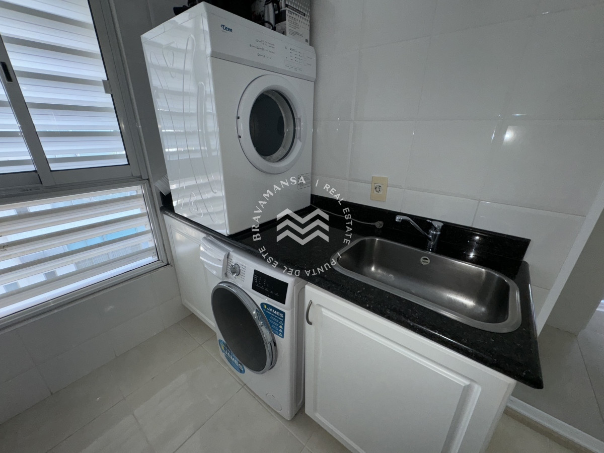Apartamento ID.287 - Alquiler Anual 3 dormitorios y servicio frente al mar. Torre premium