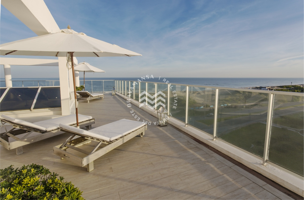 Apartamento ID.148 - LUJOSO PENTHOUSE DUPLEX en Playa Brava, primera línea Parada 31