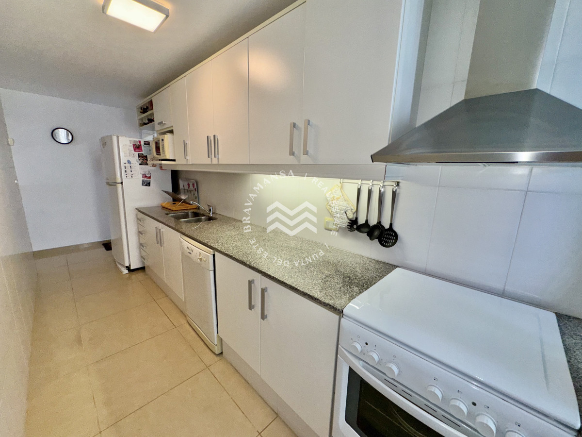 Apartamento ID.510 - VENTA Apartamento 3 dormitorios y dependencia en Playa Brava