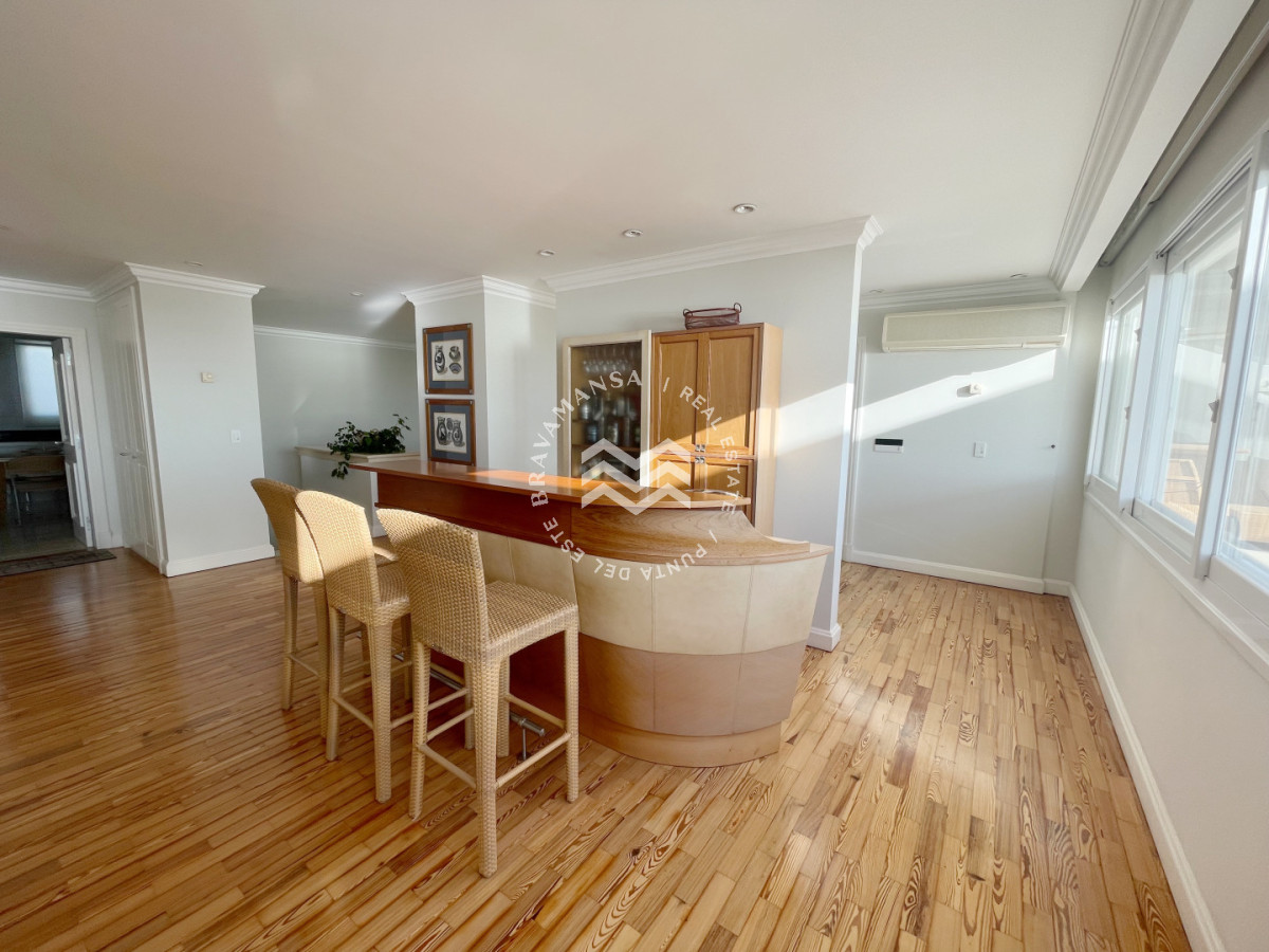 Apartamento ID.778 - Magnífico penthouse duplex en primera línea de Playa Mansa