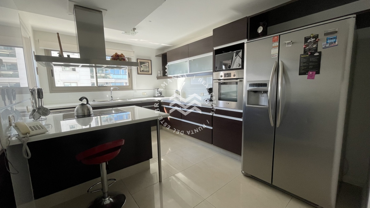 Apartamento ID.359 - ALQUILER Imperiale 3 dormitorios + servicio. Playa Brava