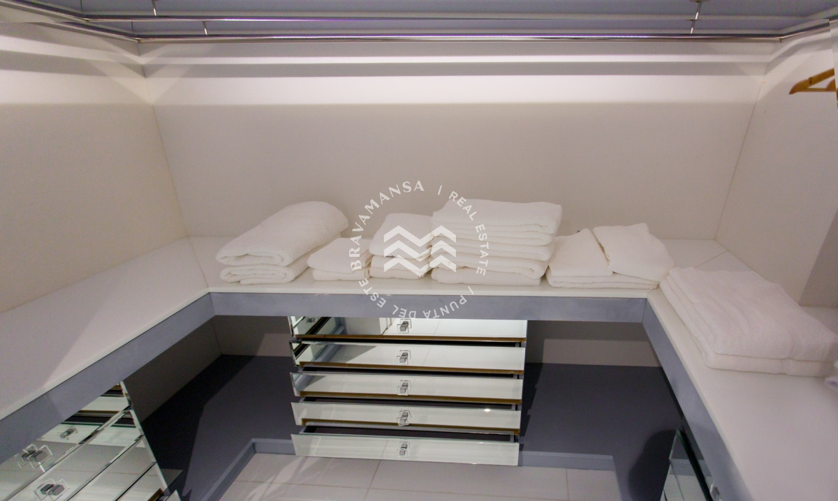 Apartamento ID.148 - LUJOSO PENTHOUSE DUPLEX en Playa Brava, primera línea Parada 31