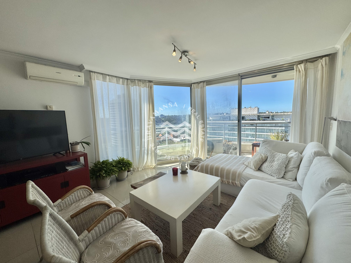 Apartamento ID.662 - VENTA Hermoso apartamento de 3 suites en Ocean Drive, excelente estado