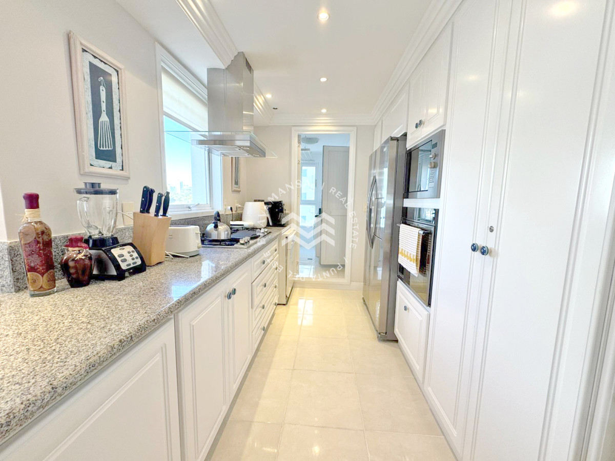 Apartamento ID.701 - VENTA Apartamento 3 dormitorios en excepcional edificio en Playa Mansa