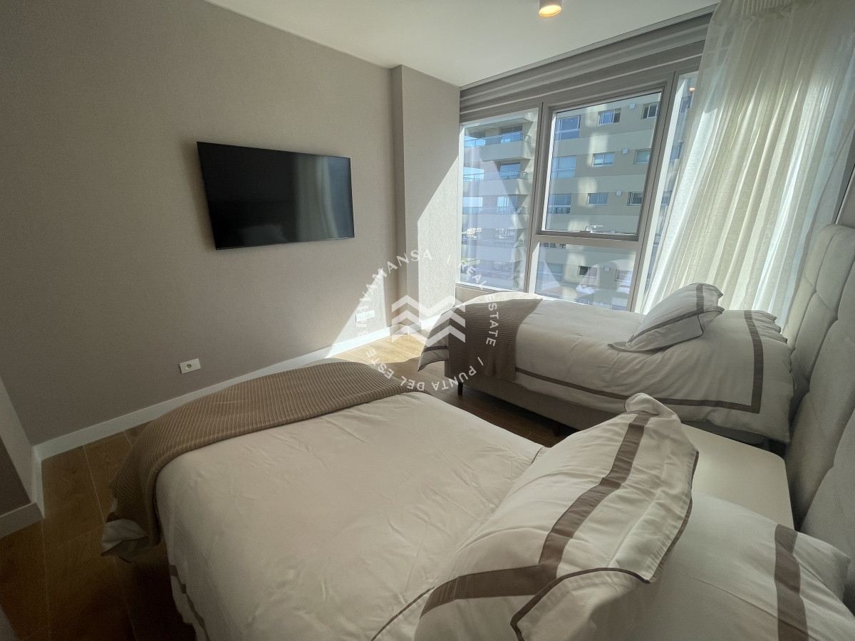 Apartamento ID.123 - ALQUILER TEMPORAL En Playa Brava frente al mar