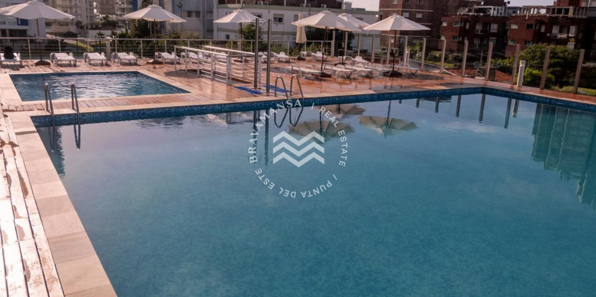 Apartamento ID.63 - VENTA Apto en Punta del Este 3 dormitorios 2 baños. Balcón con parrillero