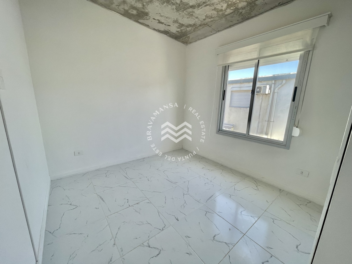 Apartamento ID.230 - VENTA Apartamento Duplex 2 dormitorios, B Altos de la Laguna, Maldonado