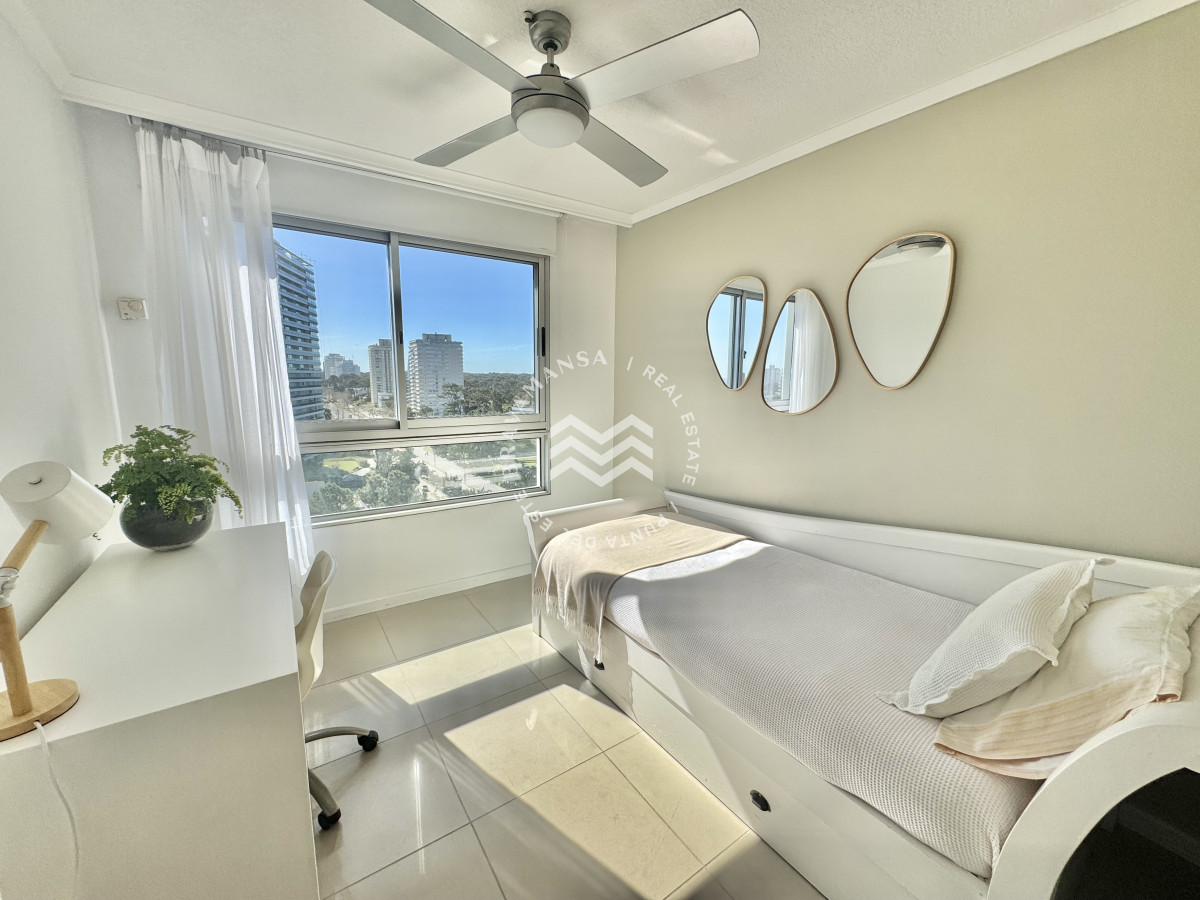 Apartamento ID.662 - VENTA Hermoso apartamento de 3 suites en Ocean Drive, excelente estado