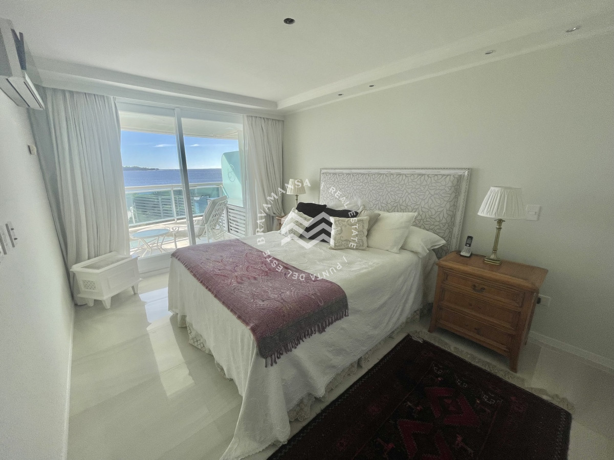 Apartamento ID.147 - Millenium Tower. Apartamento 3 dormitorios en suite reciclado en primera línea Playa Mansa