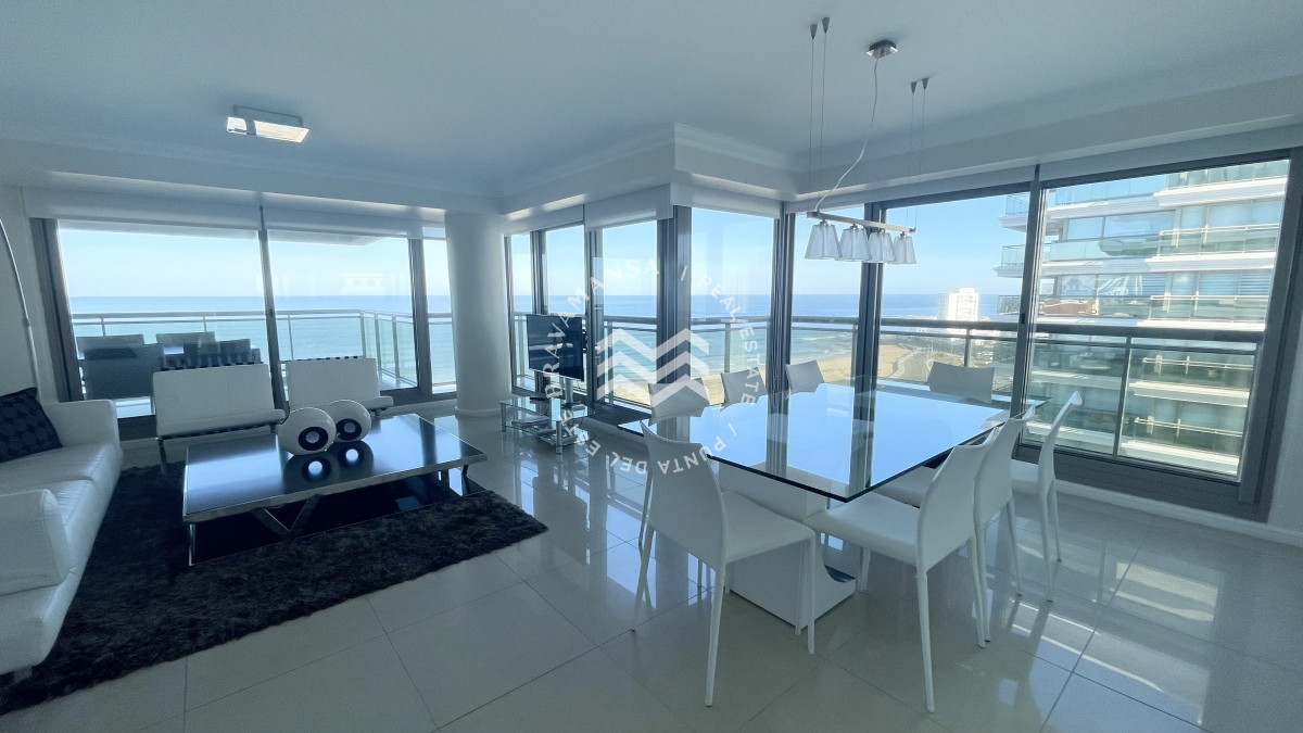 Apartamento ID.83 - ALQUILER Anual o temporada 3 dormitorios y servicio primera línea playa Brava