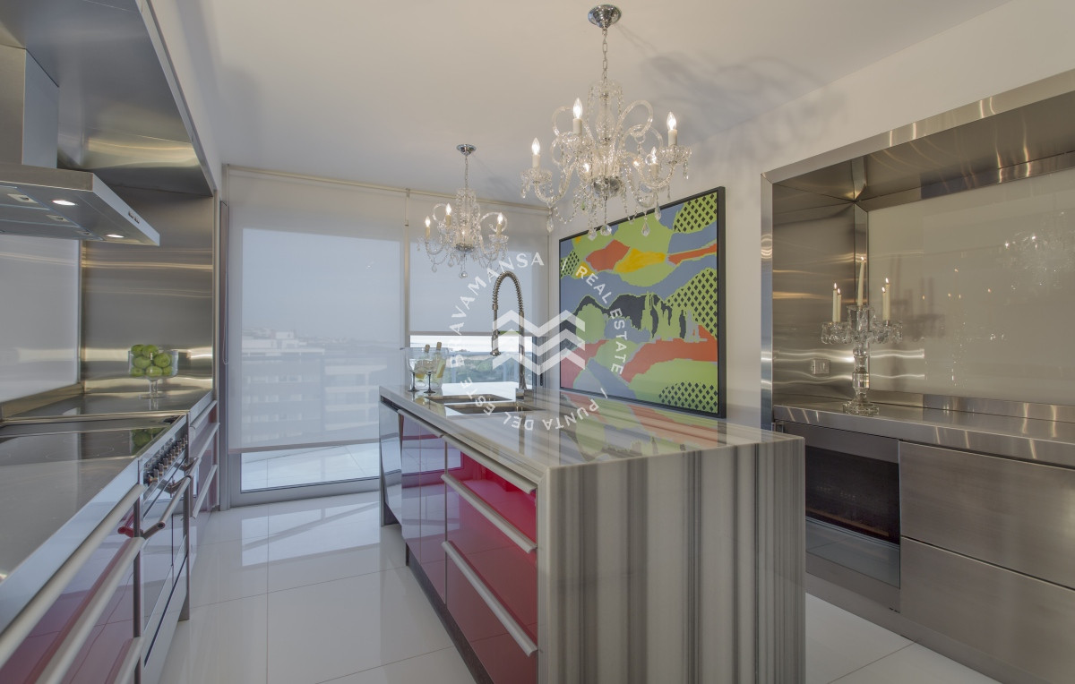 Apartamento ID.148 - LUJOSO PENTHOUSE DUPLEX en Playa Brava, primera línea Parada 31