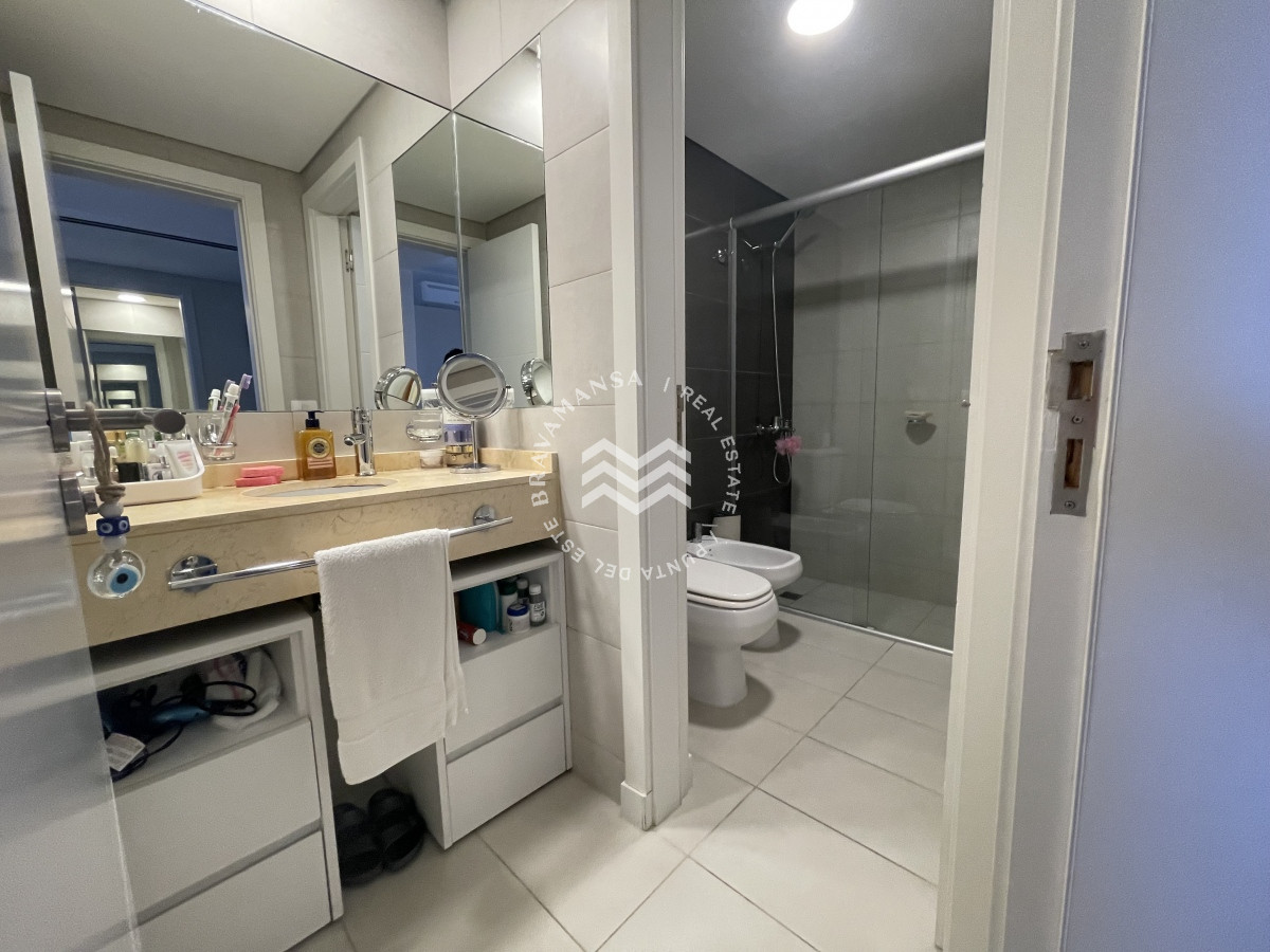 Apartamento ID.101 - VENTA 2 dormitorios con vista al mar en Playa Brava