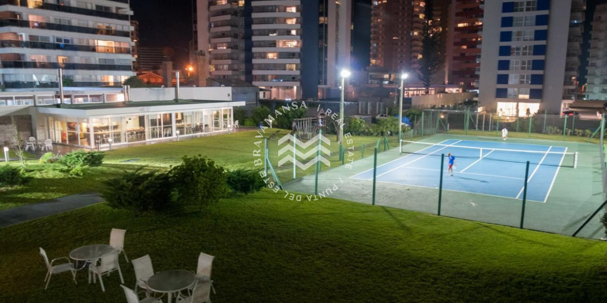 Apartamento ID.63 - VENTA Apto en Punta del Este 3 dormitorios 2 baños. Balcón con parrillero