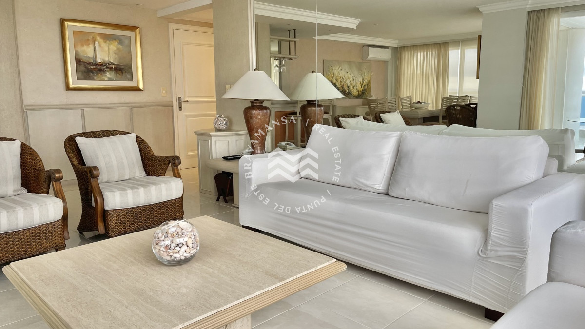 Apartamento ID.4 - Hermoso apartamento esquinero en Millenium Tower! Gran oportunidad