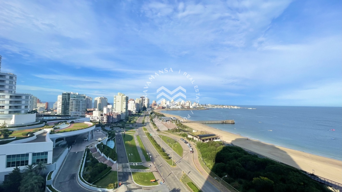 Apartamento ID.74 - OPORTUNIDAD 3 dormitorios y servicio primera línea Playa Mansa, Punta del Este