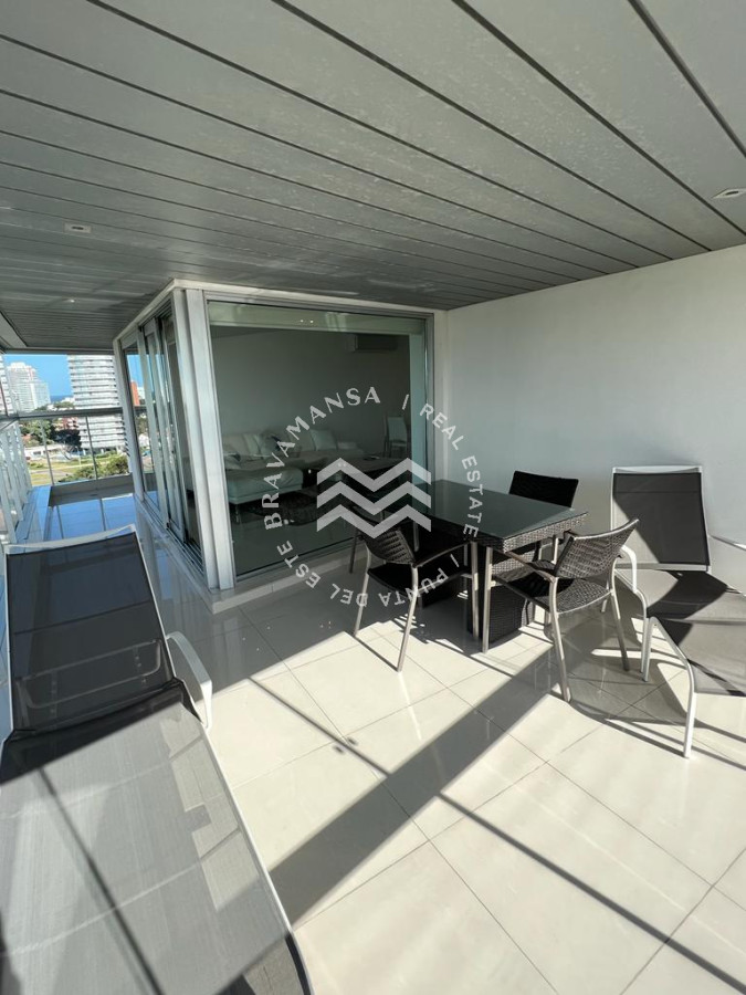 Apartamento ID.100 - ALQUILER INVERNAL 2 dormitorios Playa Mansa con vista al mar!
