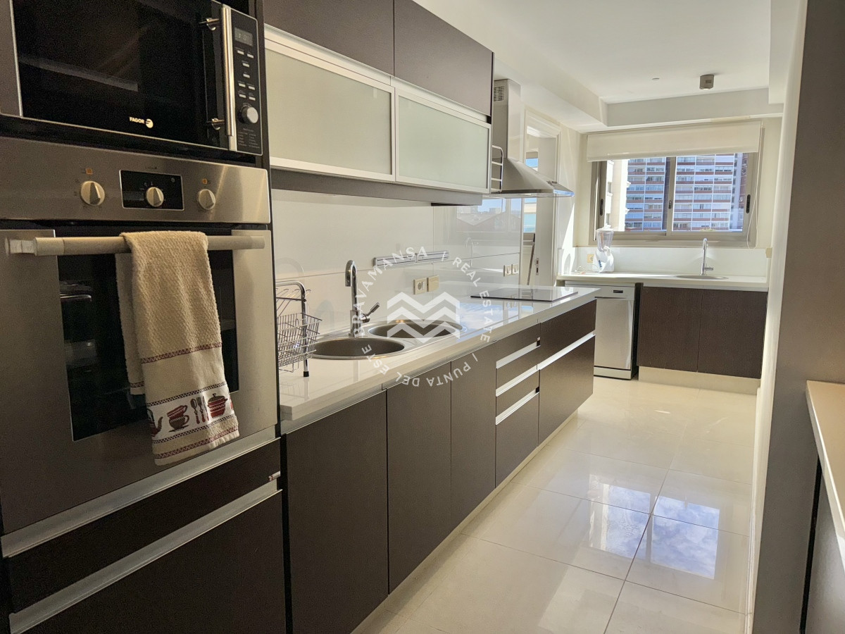 Apartamento ID.286 - VENTA apartamento 3 dormitorios en suite en Playa Brava primera línea