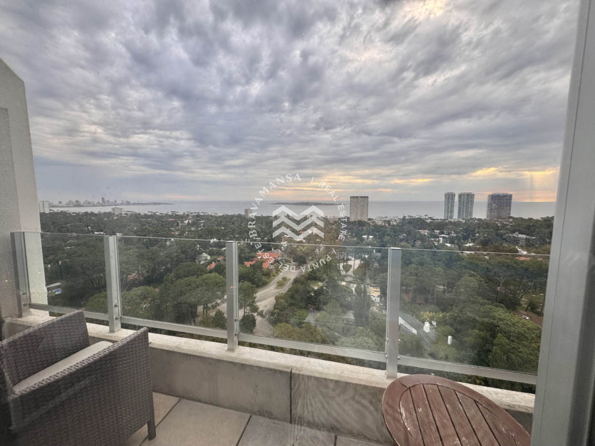 Apartamento ID.748 - VENTA Apartamento 2 dormitorios Av Roosevelt, piso alto vista al mar