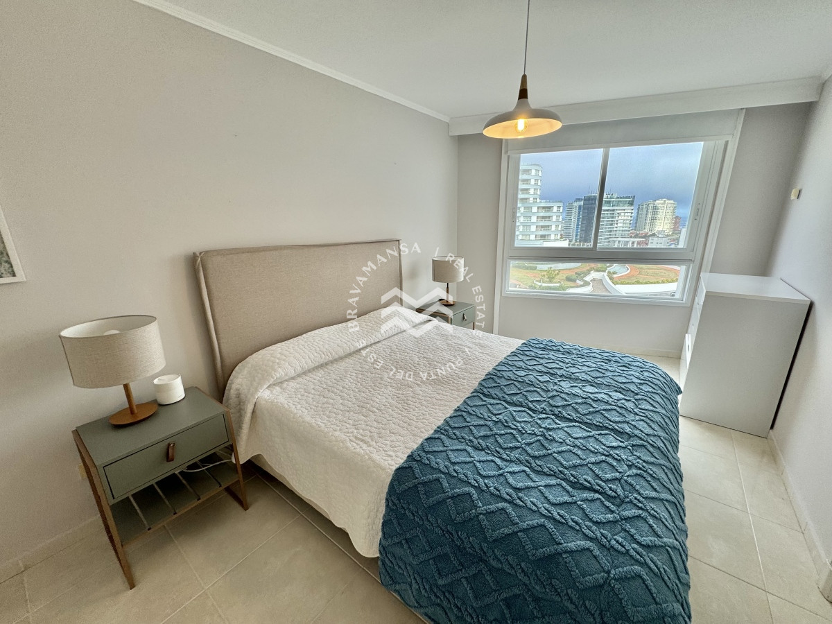 Apartamento ID.74 - OPORTUNIDAD 3 dormitorios y servicio primera línea Playa Mansa, Punta del Este