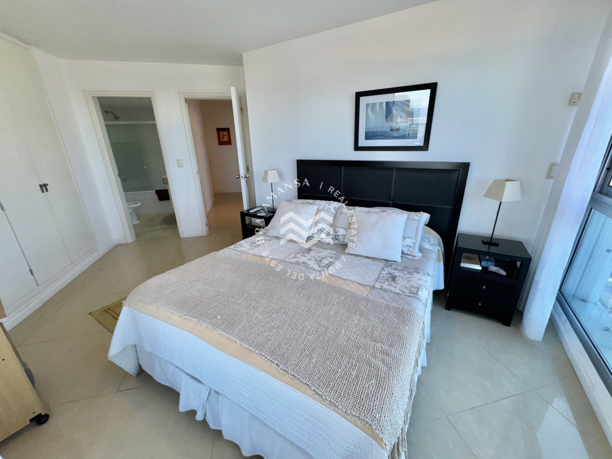 Apartamento ID.510 - VENTA Apartamento 3 dormitorios y dependencia en Playa Brava