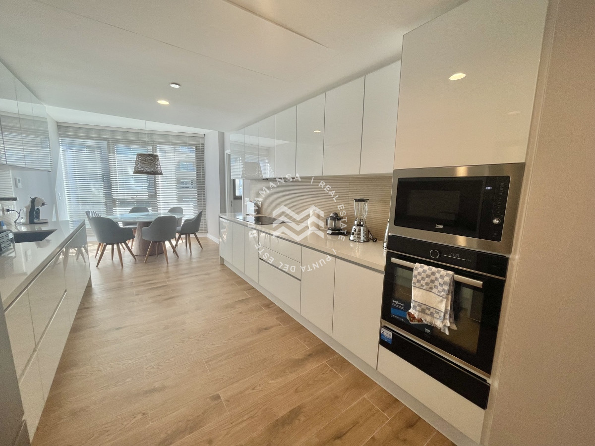 Apartamento ID.123 - ALQUILER TEMPORAL En Playa Brava frente al mar