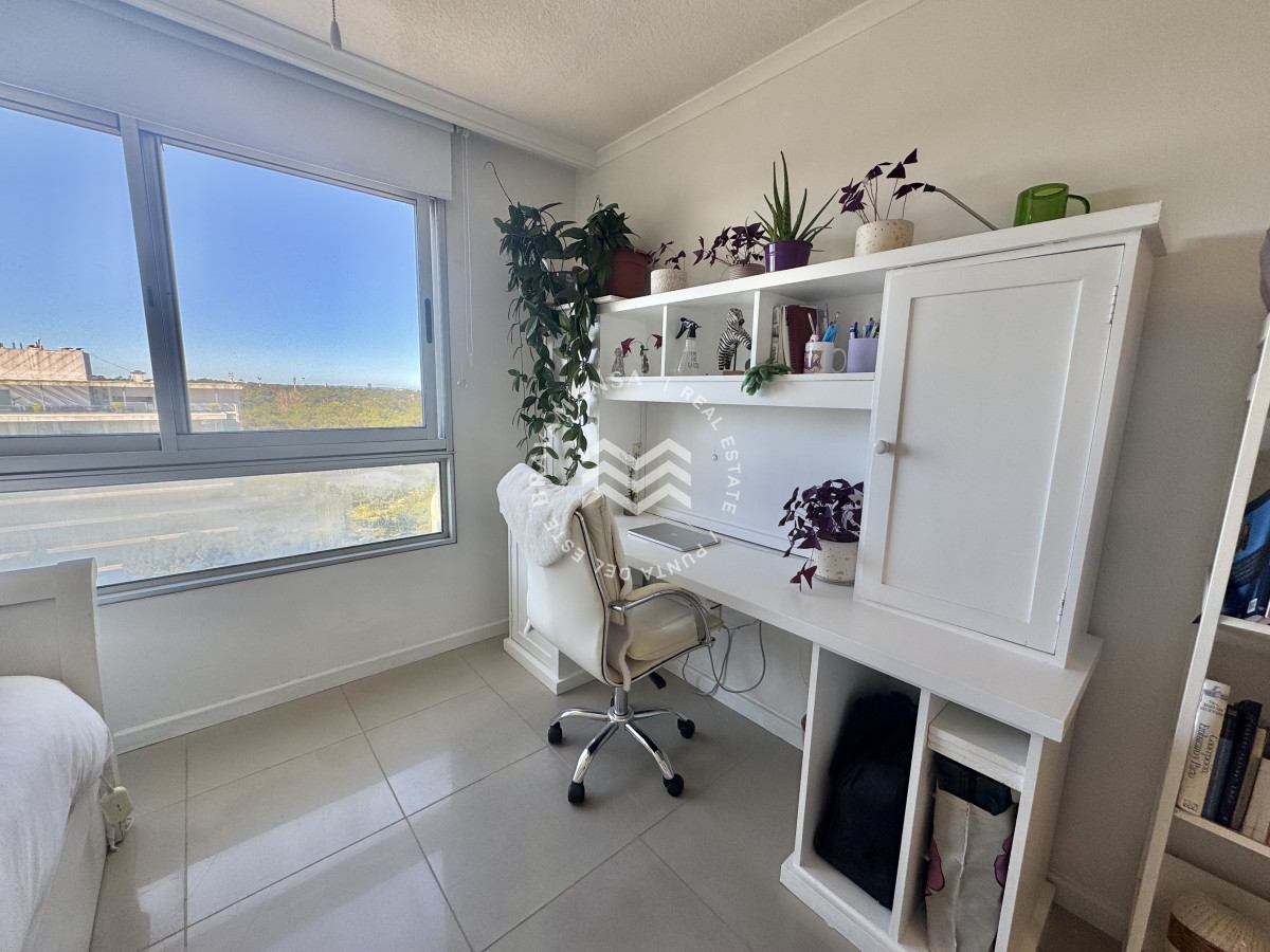 Apartamento ID.662 - VENTA Hermoso apartamento de 3 suites en Ocean Drive, excelente estado