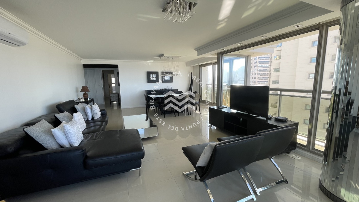 Apartamento ID.359 - ALQUILER Imperiale 3 dormitorios + servicio. Playa Brava