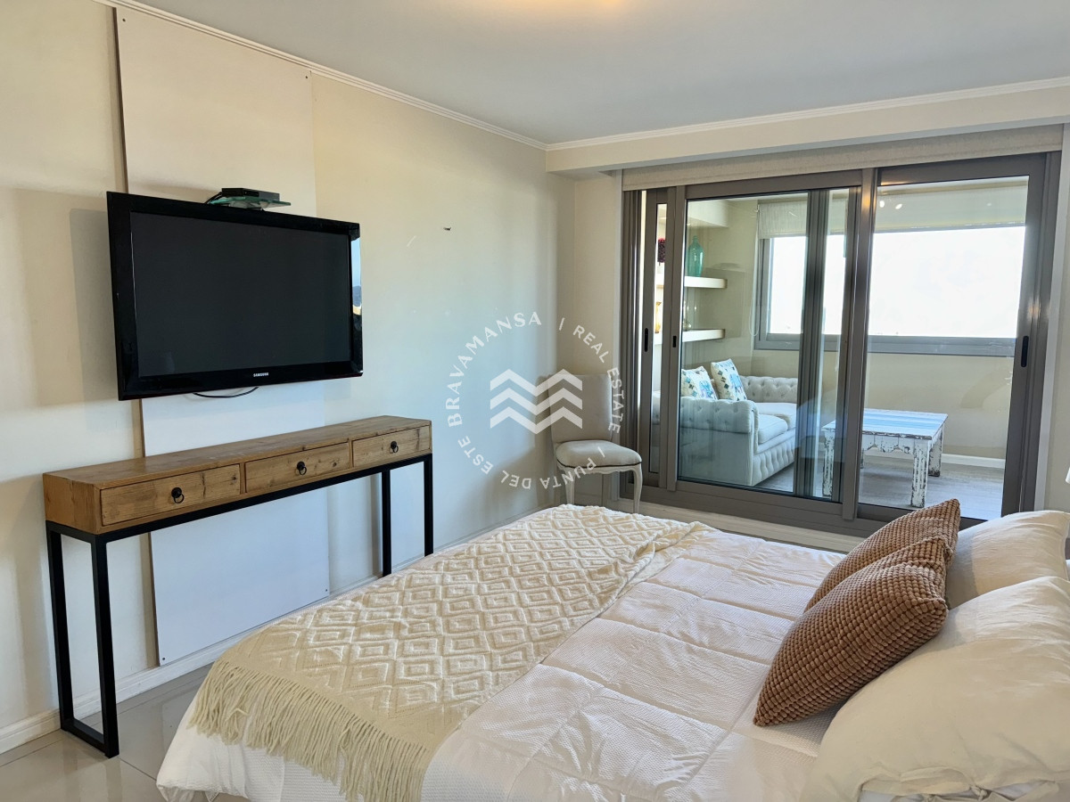 Apartamento ID.286 - VENTA apartamento 3 dormitorios en suite en Playa Brava primera línea