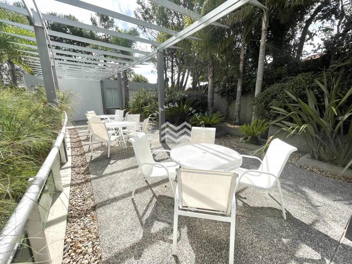 Apartamento ID.104 - ALQUILER TEMPORADA 2 dormitorios Playa Mansa frente al mar