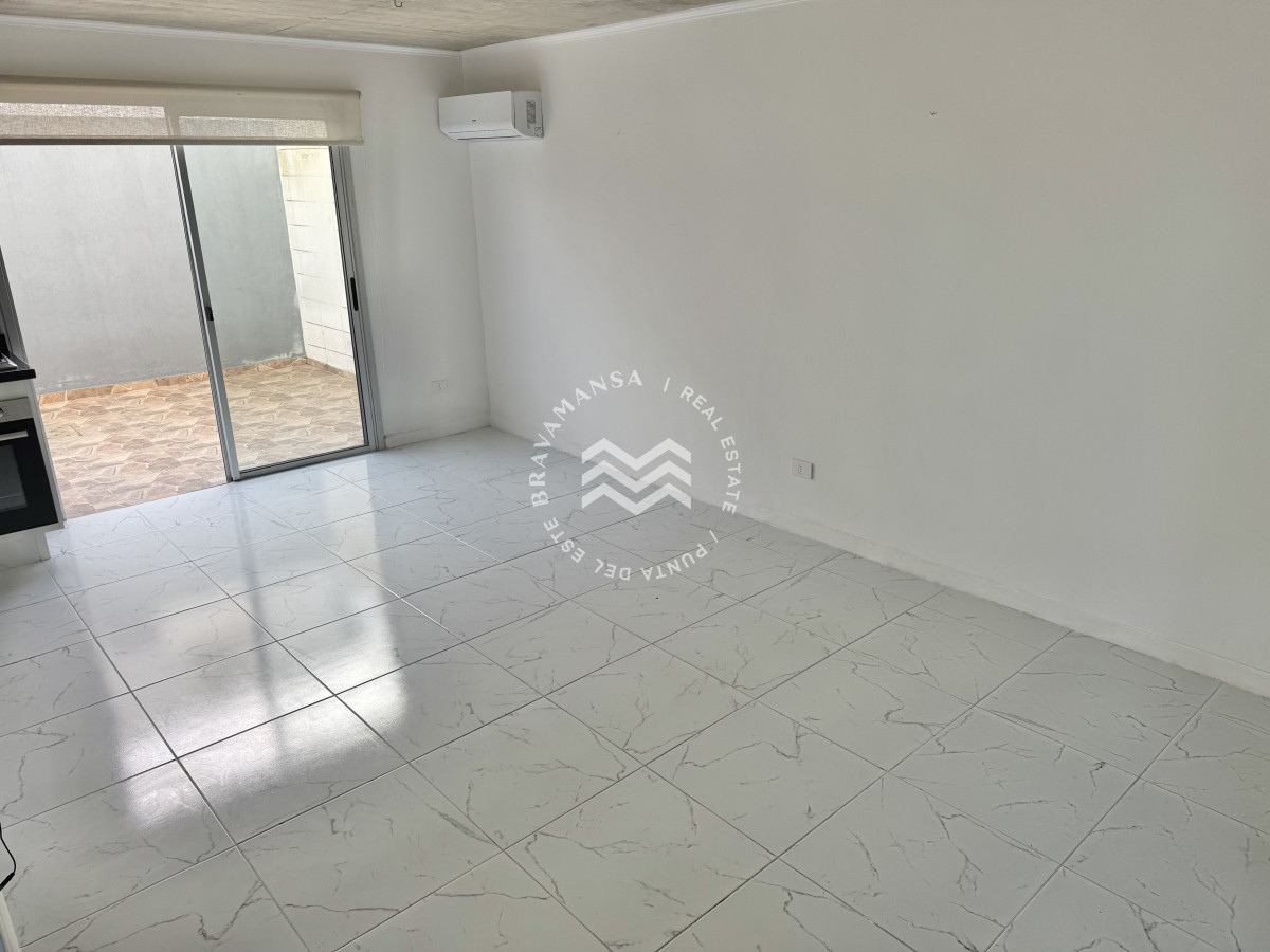 Apartamento ID.131 - ALQUILER ANUAL Duplex 2 dormitorios en Maldonado, Altos de la Laguna