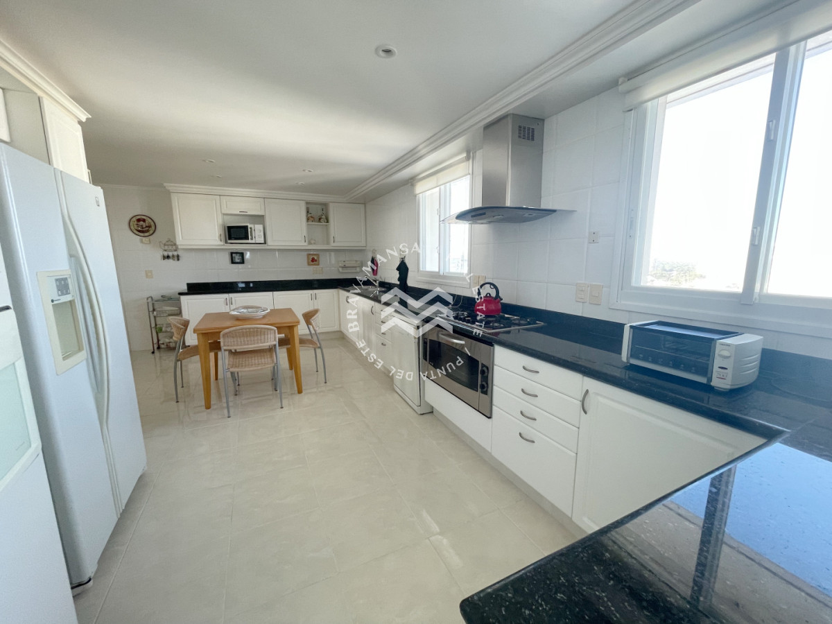 Apartamento ID.778 - Magnífico penthouse duplex en primera línea de Playa Mansa