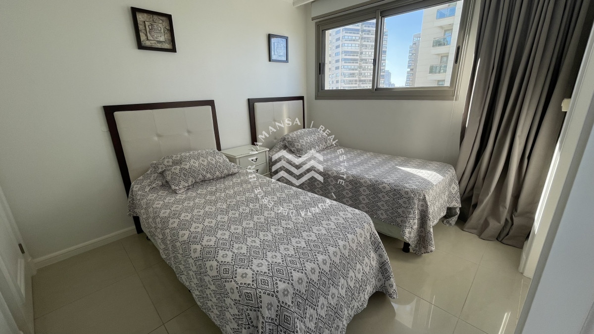 Apartamento ID.359 - ALQUILER Imperiale 3 dormitorios + servicio. Playa Brava