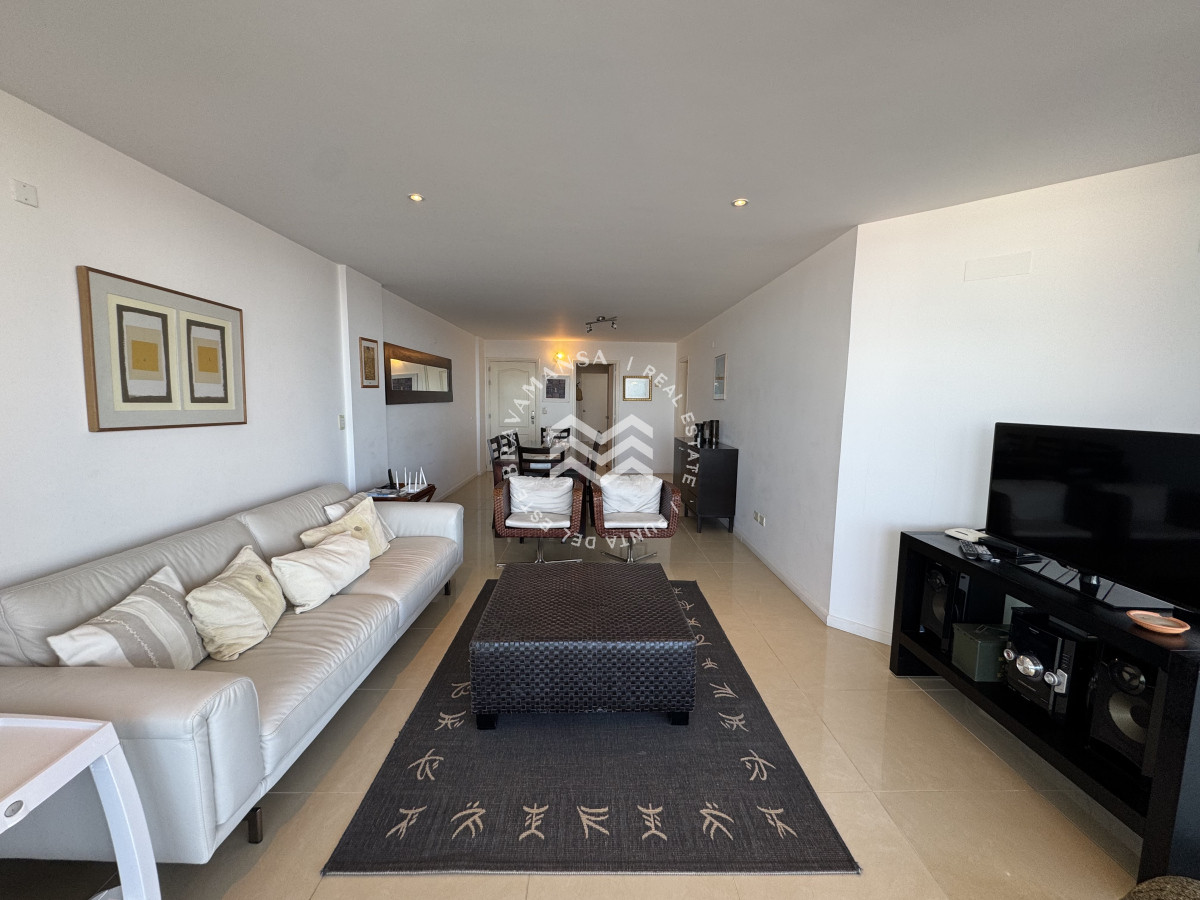 Apartamento ID.510 - VENTA Apartamento 3 dormitorios y dependencia en Playa Brava