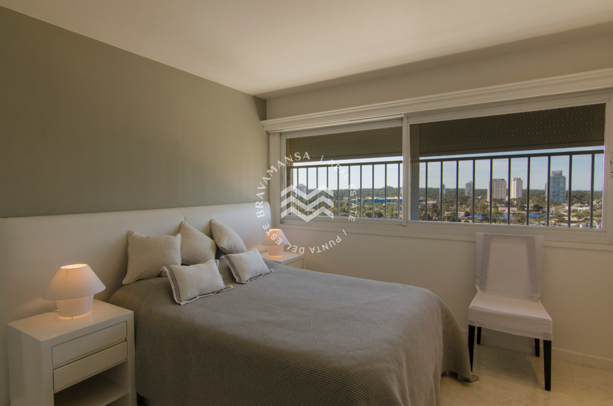 Apartamento ID.564 - Maravilloso Penthouse duplex 5 dormitorios, primera línea Playa Mansa
