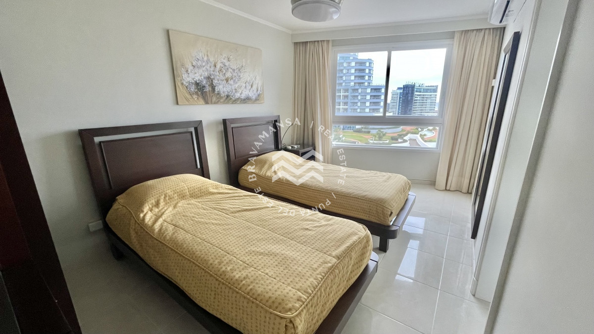 Apartamento ID.4 - Hermoso apartamento esquinero en Millenium Tower! Gran oportunidad