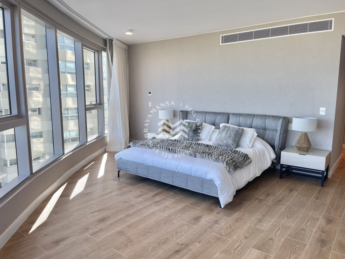 Apartamento ID.123 - ALQUILER TEMPORAL En Playa Brava frente al mar