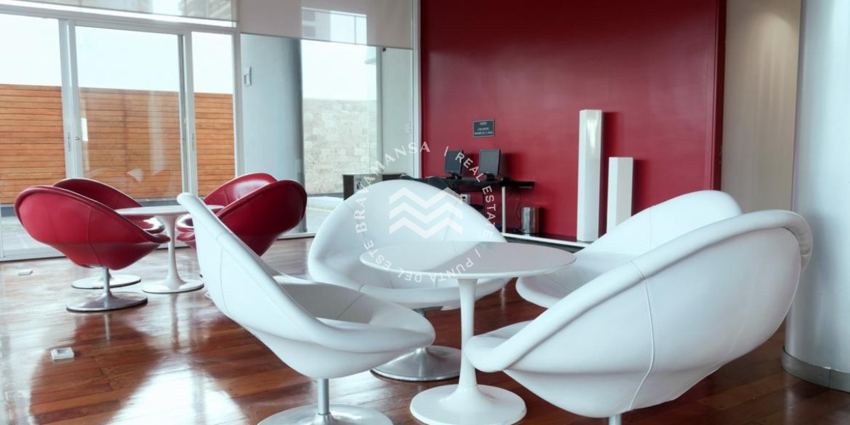 Apartamento ID.63 - VENTA Apto en Punta del Este 3 dormitorios 2 baños. Balcón con parrillero