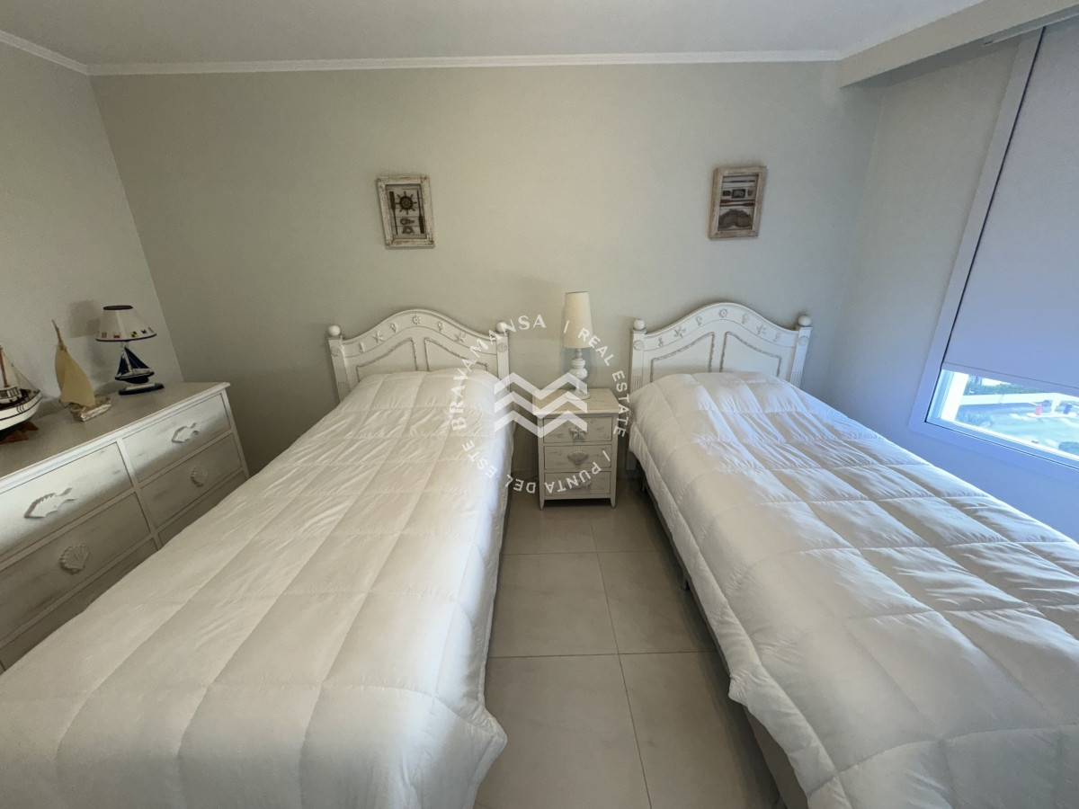 Apartamento ID.287 - Alquiler Anual 3 dormitorios y servicio frente al mar. Torre premium