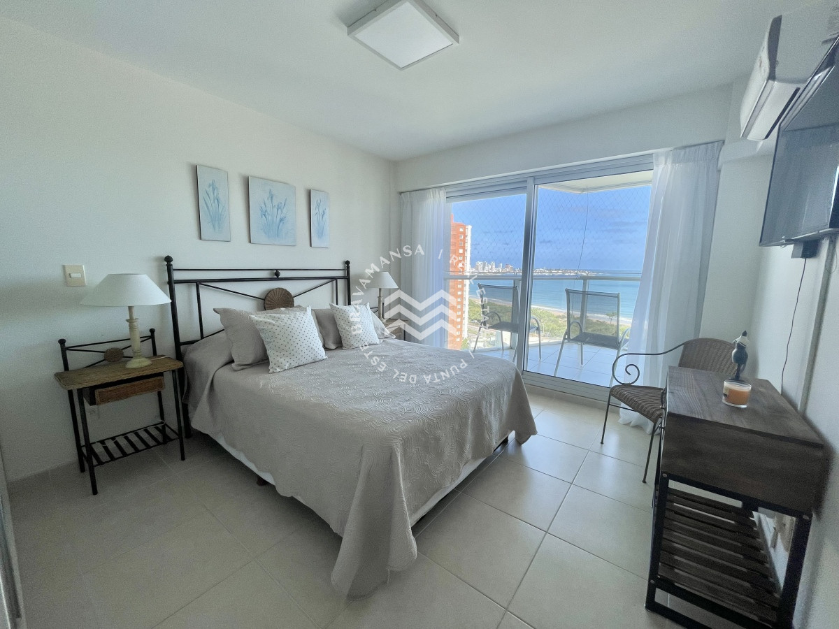Apartamento ID.104 - ALQUILER TEMPORADA 2 dormitorios Playa Mansa frente al mar
