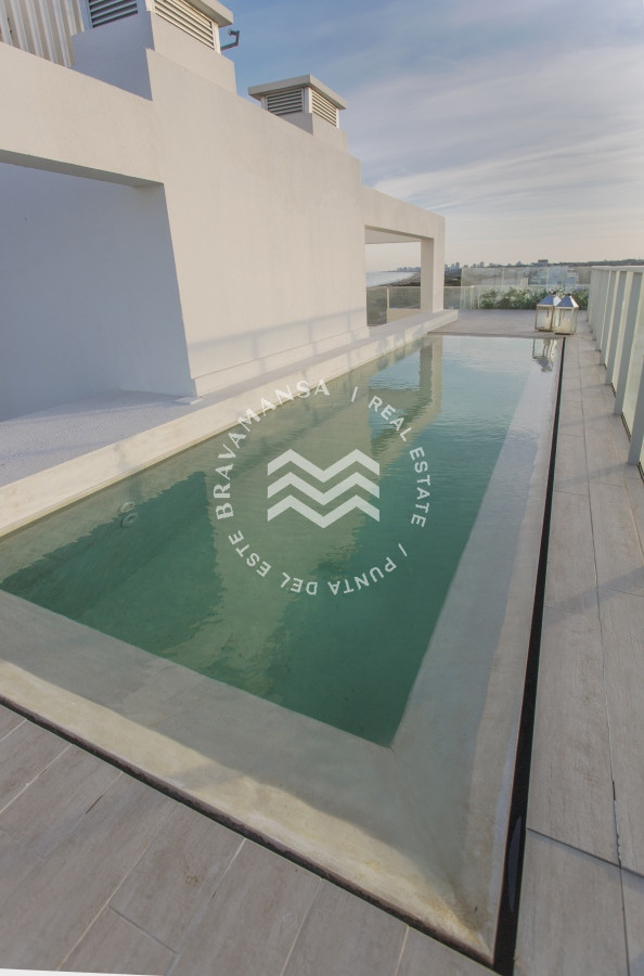 Apartamento ID.148 - LUJOSO PENTHOUSE DUPLEX en Playa Brava, primera línea Parada 31