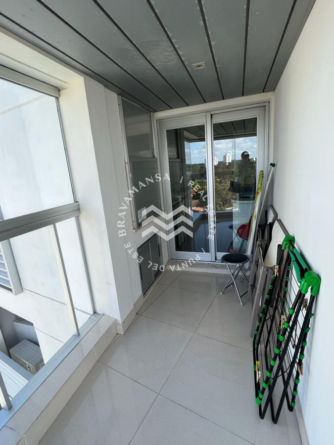 Apartamento ID.100 - ALQUILER INVERNAL 2 dormitorios Playa Mansa con vista al mar!